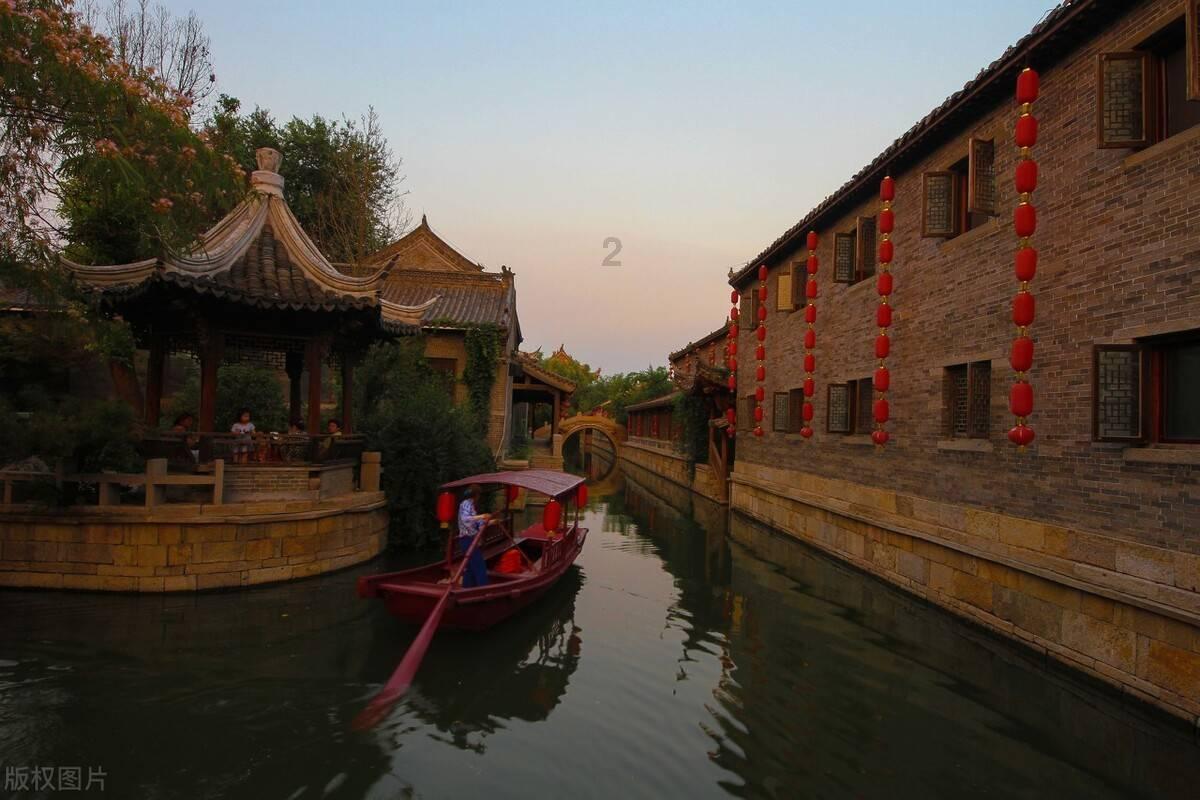 他跟我提分手。我同意了 现在他告诉我把他的真心当玩具 什么啊？游戏画面